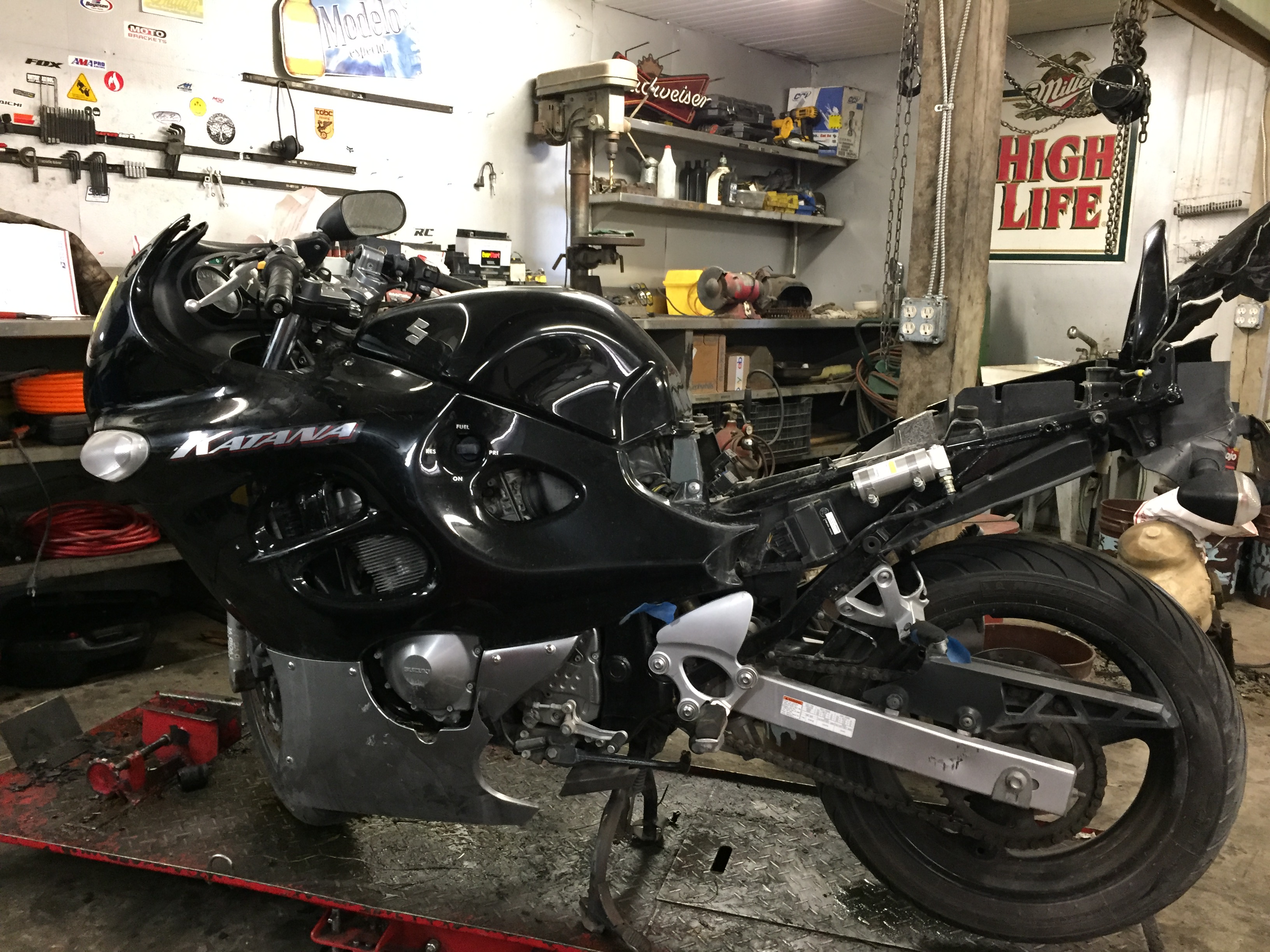 2006 SUZUKI KATANA GSX750 KICKSTAND CENTER STAND | eBay
