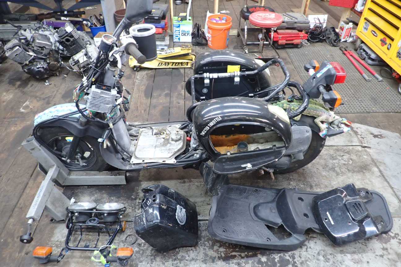 mi 2012 HONDA RUCKUS NPS50 FRONT RIGHT FORK FOR PARTS | eBay