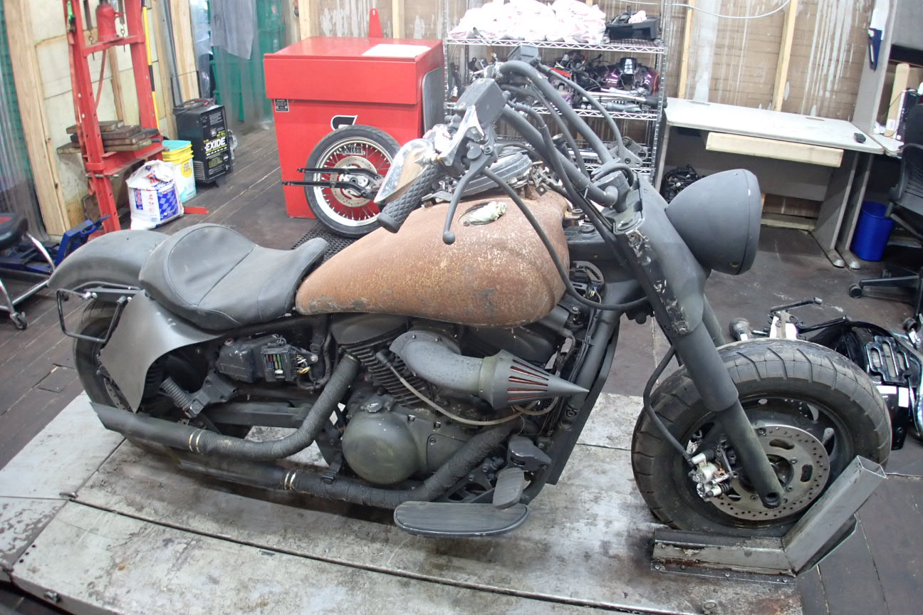 2005 KAWASAKI VULCAN VN1600A CLASSIC RIGHT SIDE FLOOR BOARD