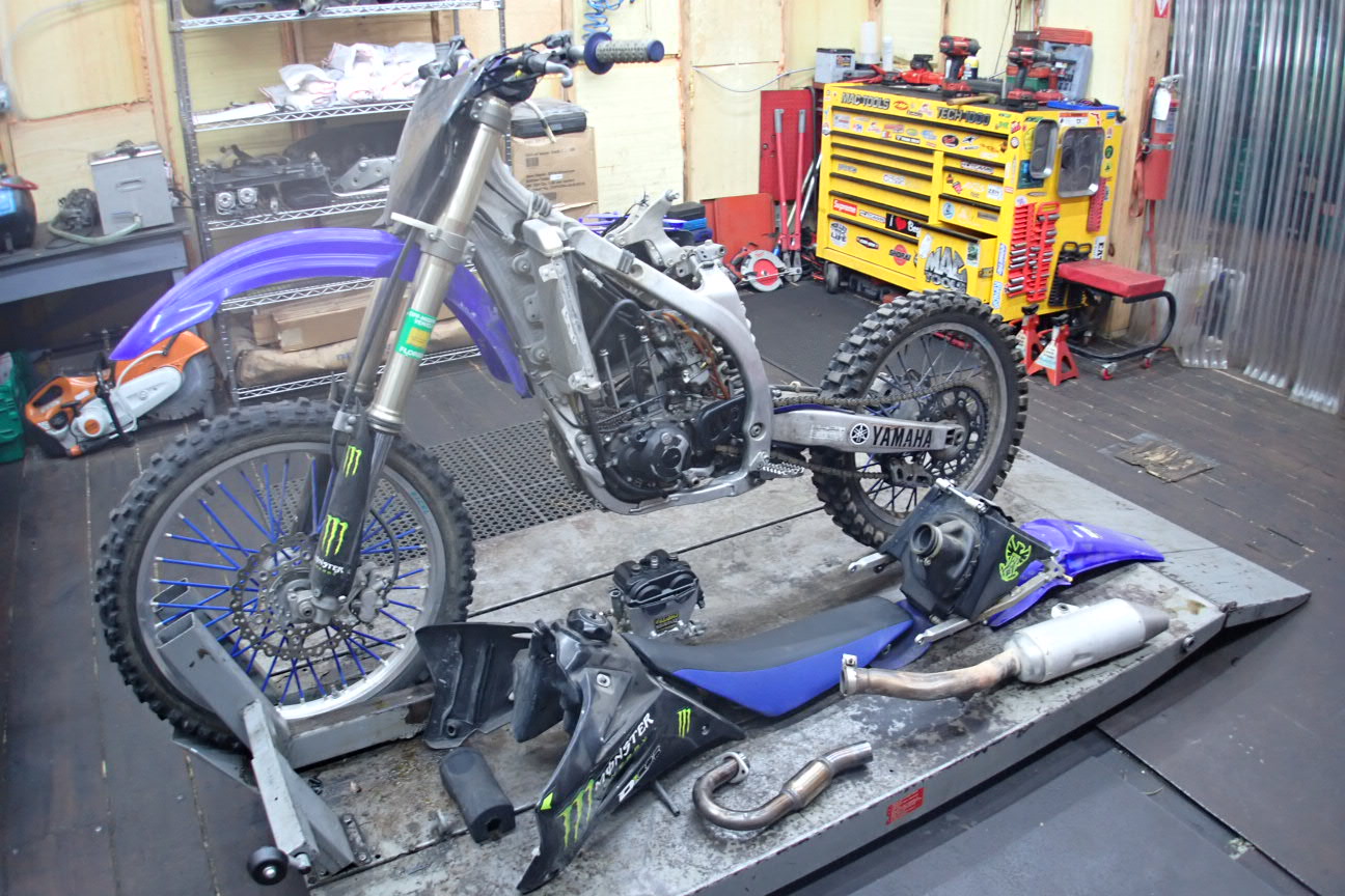 2009 YAMAHA YZ250F REAR WHEEL AXLE | eBay
